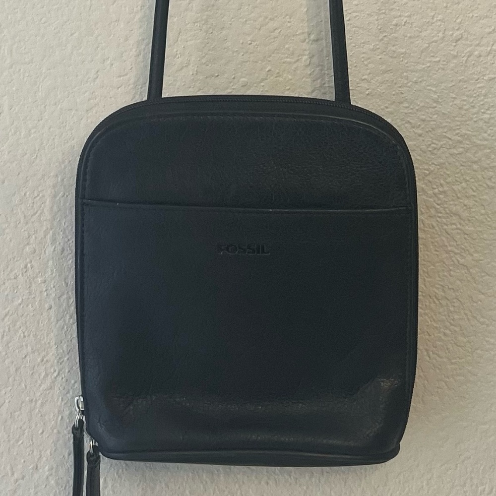 Fossil Premium Leather Crossbody Bag in Excellent Condition